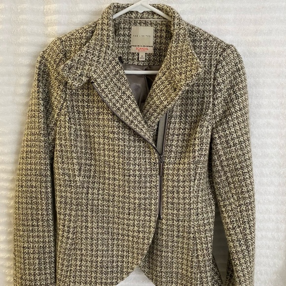 Blazer - Picture 6 of 11